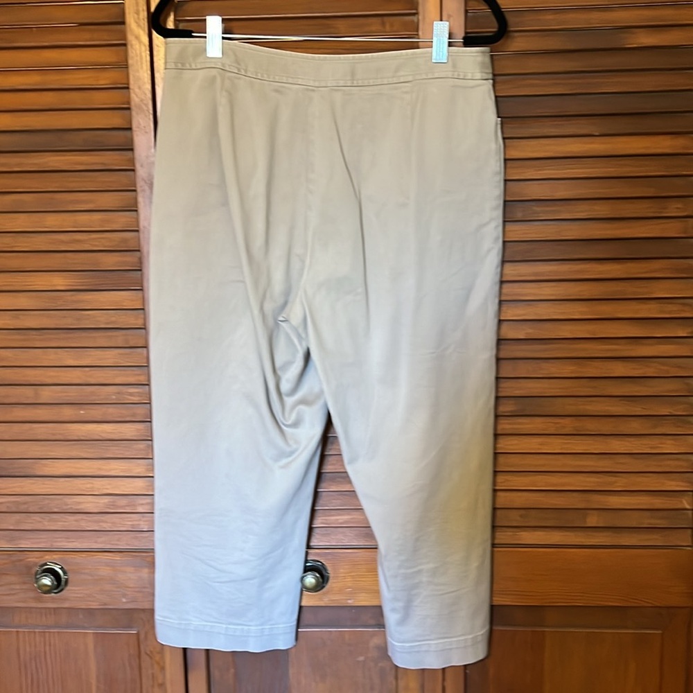 Women’s Rafaella capris - Picture 4 of 4